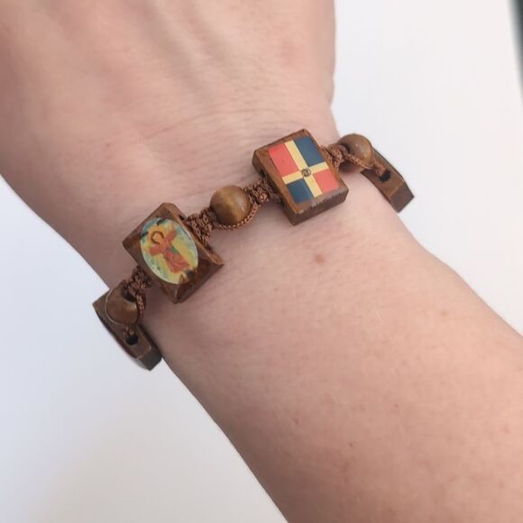 NWOT Brown Wood Beaded Catholic Cross Adjustable Slider Bracelet - Picture 1 of 7